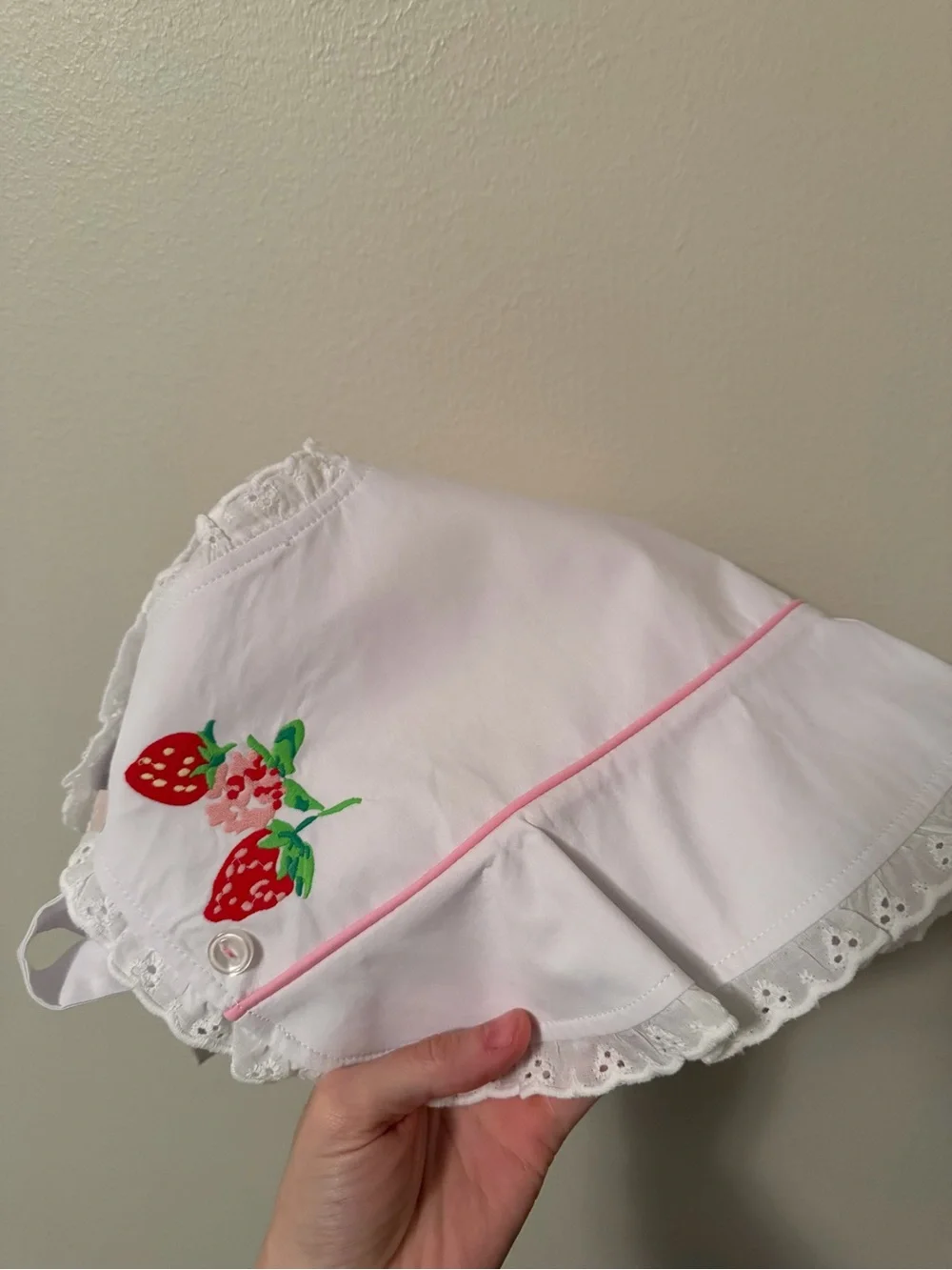 The Beaufort Bonnet Company Bonnet with Strawberry Embroidery
